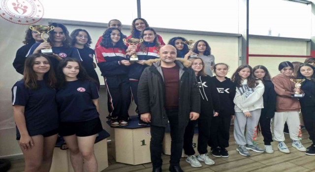 Manisada Kulaçlar il birinciliği için atıldı