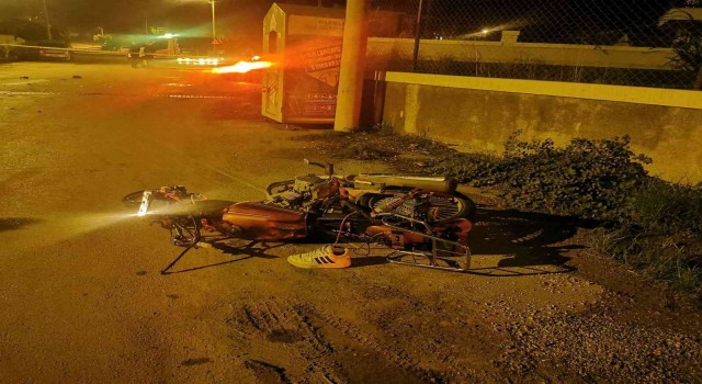 Marmariste kamyonetle motosiklet çarpıştı: 1 ölü