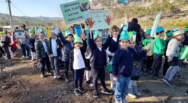 Marmariste öğrencilerden ‘mavi yeşil ‘ etkinliği
