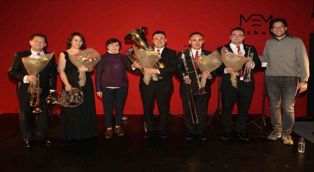 MEM Sahnede Golden Horn Brasstan keyifli konser