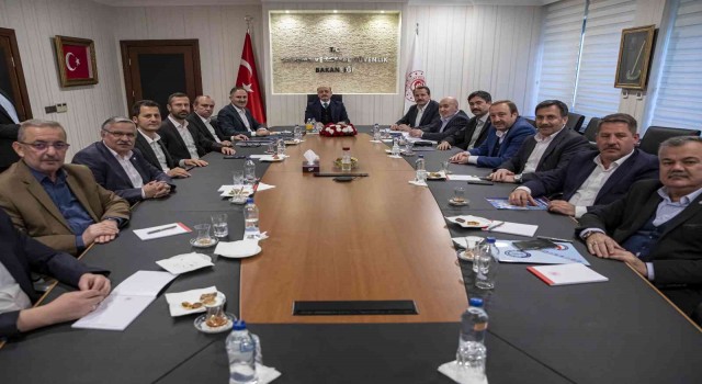 Memur-Sen Genel Başkanı Yalçın: “En düşük devlet memuru maaşına dikkat çektik”