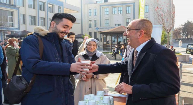 Meram Gençlik Meclisinden öğrencilere çorba ikramı