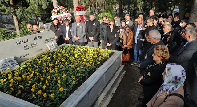Merhum Başkan Mehmet Ali Büklü Mezarı Başında Anıldı