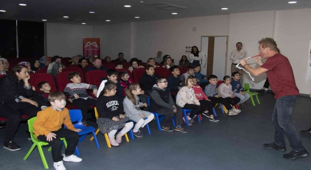 Mersinde özel gereksinimli bireyler Magic terapi ile eğlendi