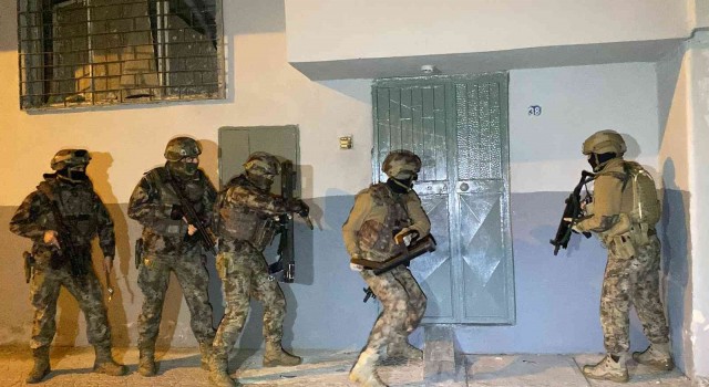 Mersinde yılbaşı öncesi DEAŞa şafak operasyonu: 11 gözaltı kararı
