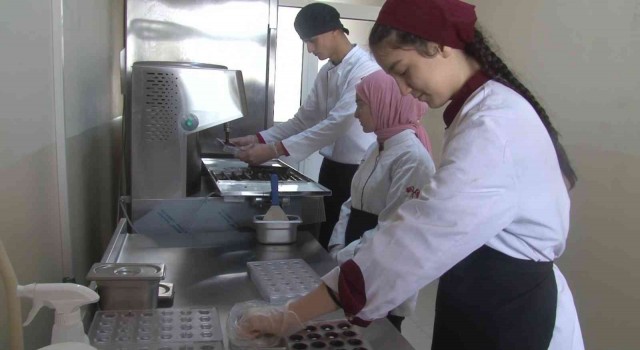 Meslek lisesi öğrencileri çikolatada marka olmak istiyor