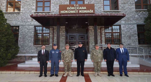 Milli Savunma Bakanı Akar ve komuta kademesinden Gökçeadaya ziyaret