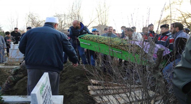 Minik Nur Elifi öldüren, ağabeylerini ise aç bırakan hala ile amca adliyede