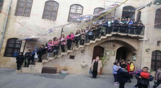 Minik öğrenciler Gaziantepi mercek altına aldı