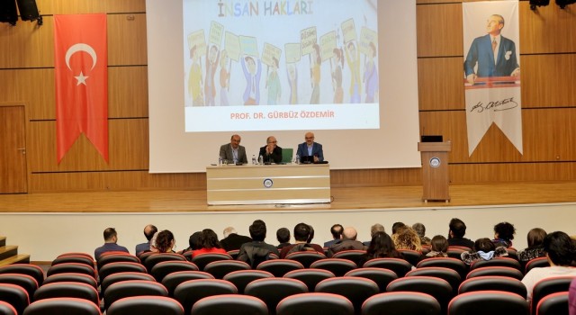 Modern dünyada ve İslamda insan hakları panelde ele alındı