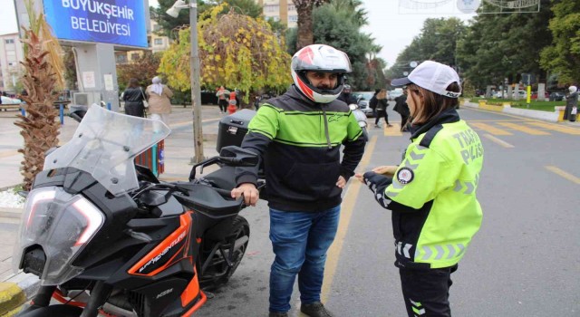 Motosiklet sürücülerine kaskın önemi anlatıldı