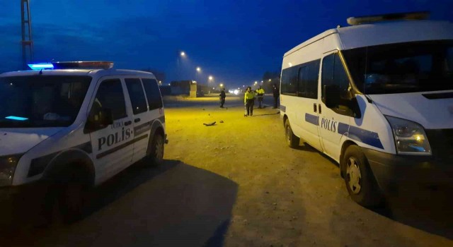 Motosiklet yayaya çarptı: 2 yaralı