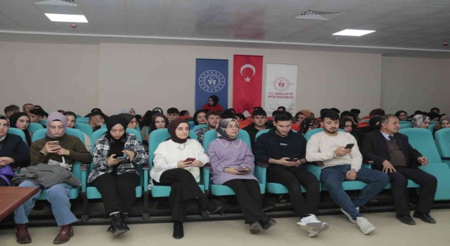 Müdür Öztürk: “Gençlerimizde bir bilinç oluşturmalıyız”