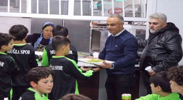 Muğlaspor akademi mangalda buluştu