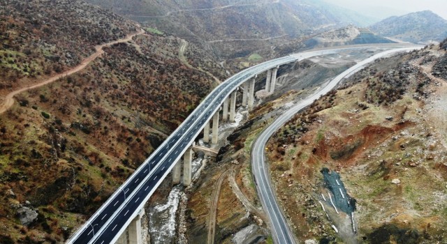 Mühendislik harikası ‘Bitlis Çayı Viyadüğü açılış için gün sayıyor