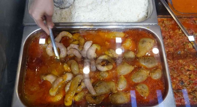 Mumbar dolması vatandaşın yoğun ilgisini görüyor