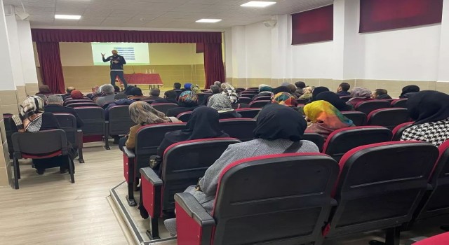 Öğrenci velilerine uyuşturucu bağımlılığı anlatıldı