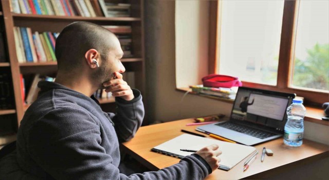 Öğrenciler Millet Kıraathanesinde buluşuyor