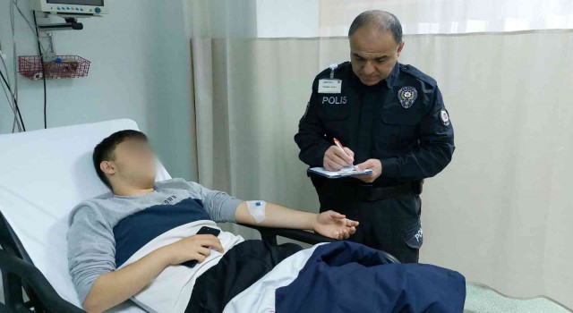 Okul önünde öğrenci öğrenciyi bıçakladı
