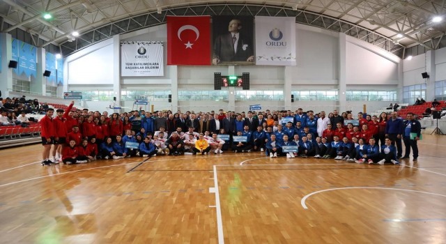 Orduda, üniversiteler arası voleybol müsabakaları başladı