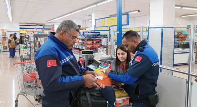 Ortacada iki zincir markete idari işlem