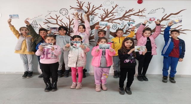 Ortaklar Genç Ofis kartpostal geleneğini sürdürüyor