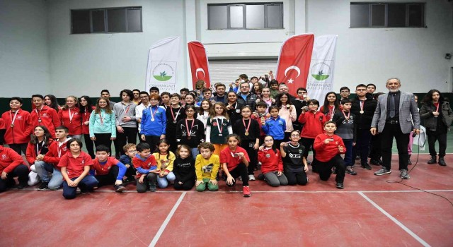 Osmangazide satranç ustaları madalyalarına kavuştu