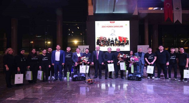 Osmangazide Zeki Müren anısına gece düzenlendi