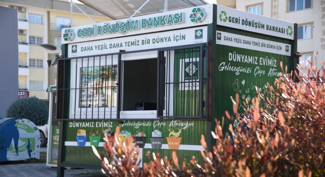 Osmaniye Belediyesi geri dönüşüm bankaları kurdu