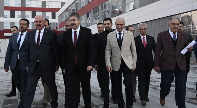 Osmaniye Valisi Erdinç Yılmaz, yeni Hastane binasında incelemelerde bulundu
