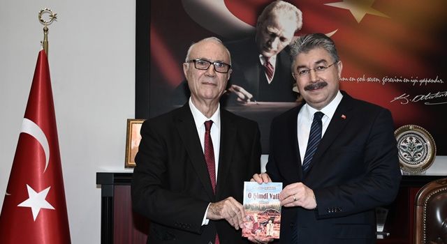 Osmaniye Valisi Erdinç Yılmaz’ın hayatı kitaplaştırıldı