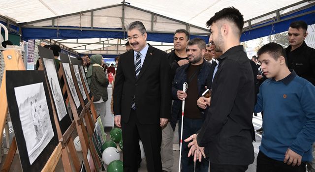 Osmaniye'de Engelliler Günü Programı Cumhuriyet Meydanı’nda Düzenlendi