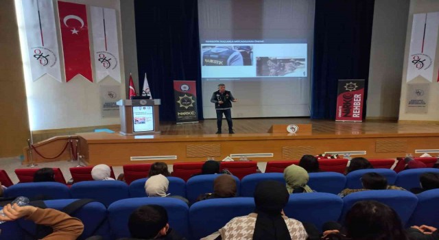 Osmaniyede üniversite öğrencilerine Narko gençlik eğitimi