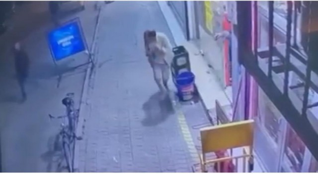 Otomobille gelip iş yerine ateş ettiler