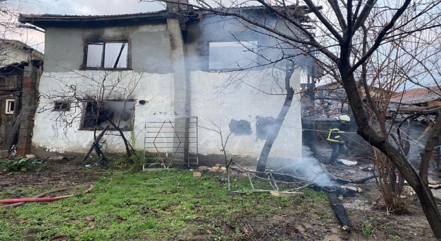 Bilecik’te ahşap evde çıkan yangında 94 yaşındaki yaşlı adam hayatını kaybetti