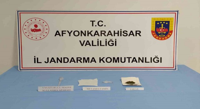 Park halinde duran otomobilden uyuşturucu çıktı
