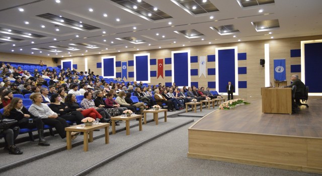 PAÜde ressam Dalinin psikobiyografisi anlatıldı