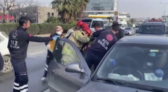 Pendik D-100 Karayolunda zincirleme trafik kazası: 1 yaralı