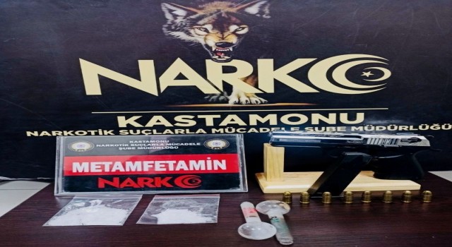 Polis ekiplerinin şüphesi ele verdi: Uyuşturucuyla ili yakalanan 3 kişi gözaltına alındı