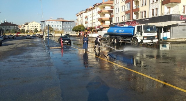 Pursaklarda gece gündüz temizlik çalışması