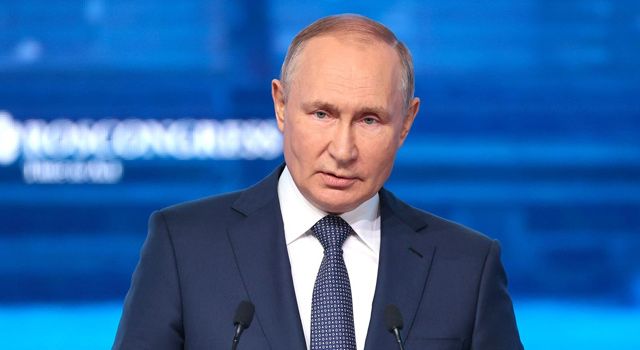 Putin: "Rusya yalnızca düşman saldırısına yanıt vermek için nükleer silah kullanır"