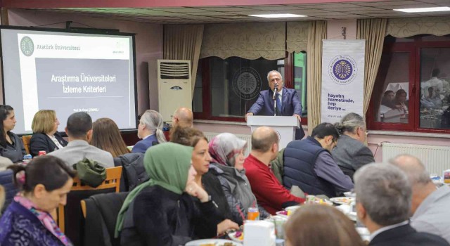 Rektör Çomaklı, akademisyenlerle bir araya gelmeye devam ediyor