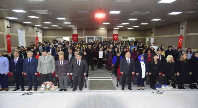 Rektör Özölçer, ‘Kim Engelli yarışması ödül törenine katıldı