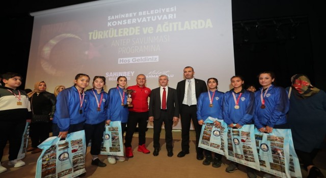 Şahinbeyli gençler Gaziantep savunmasını ağıtlarla anlattı