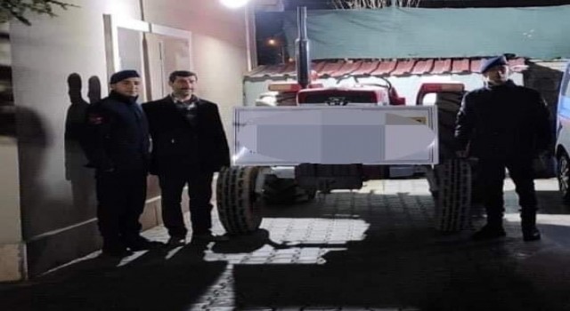 Sahte çek ile çalınan traktör jandarma ekiplerince bulundu