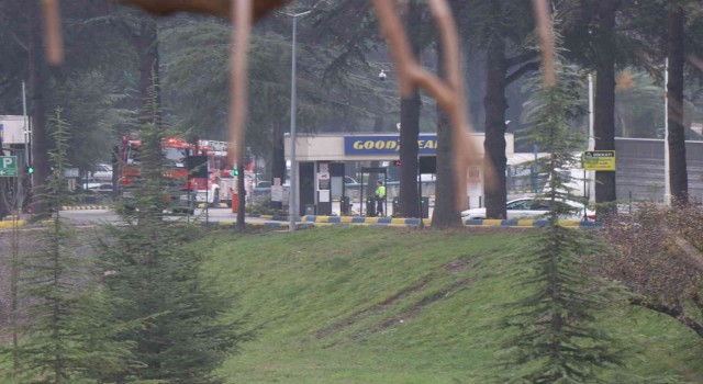 Sakaryada lastik fabrikasında korkutan yangın