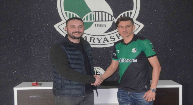 Sakaryaspor, Mehmet Akyüzü kadrosuna kattı