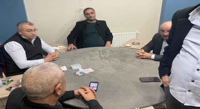 Sancaktepede kıraathanede kumar oynayanlara 18 bin 190 TL ceza