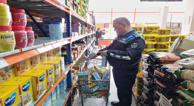 Şanlıurfada onlarca paket bozuk bebek maması ele geçirildi