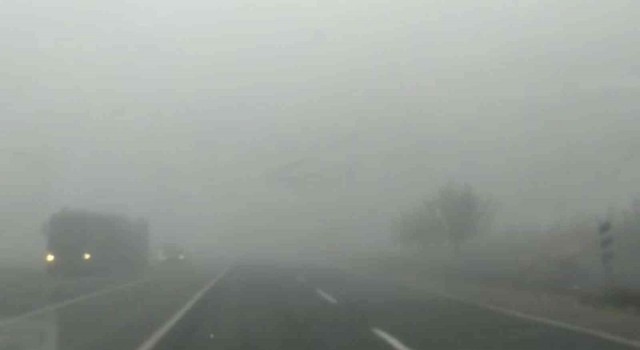 Şanlıurfada sis nedeniyle görüş mesafesi düştü
